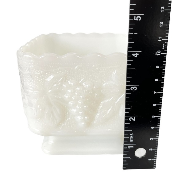 Vintage Anchor Hocking Milk Glass Planter Embossed with Grapes - Picture 8 of 9